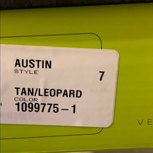 NIB Very Volatile leopard print mules SZ 7 - Picture 8 of 11